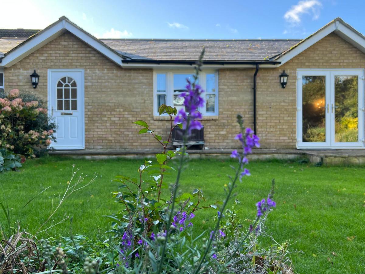 Cosy Hillside Annex Apartment Stanwick  Exterior photo